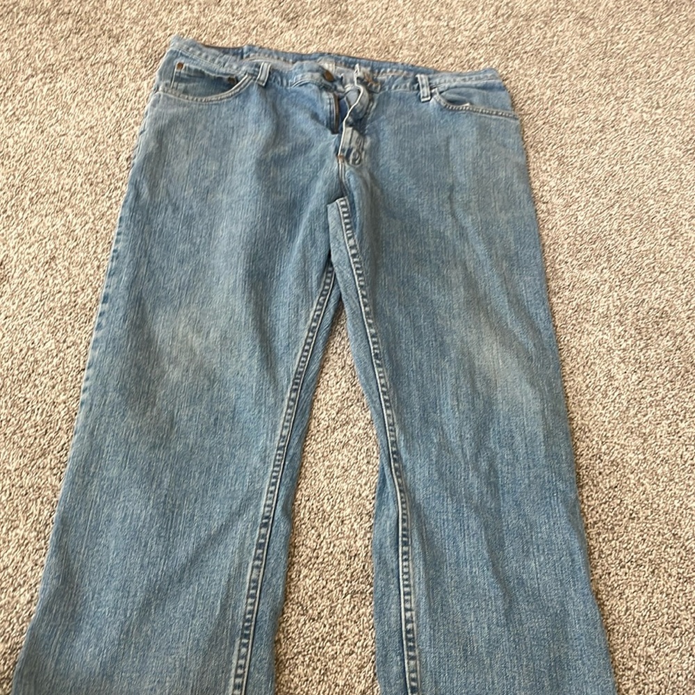 Wrangler relaxed fit jeans 38x30